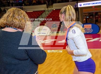 Thumbnail 1 in Green Level vs. Ardrey Kell (NCHSAA 4A Final) (1 of 2) (Pre-game, post-game, awards, and team photos) photogallery.