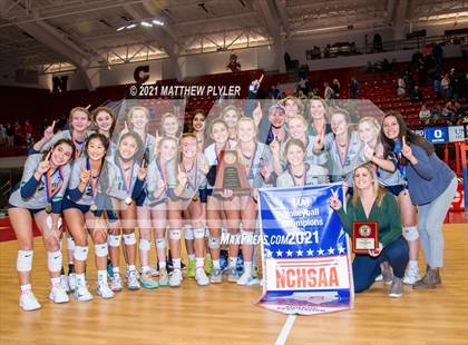 Thumbnail 2 in Green Level vs. Ardrey Kell (NCHSAA 4A Final) (1 of 2) (Pre-game, post-game, awards, and team photos) photogallery.