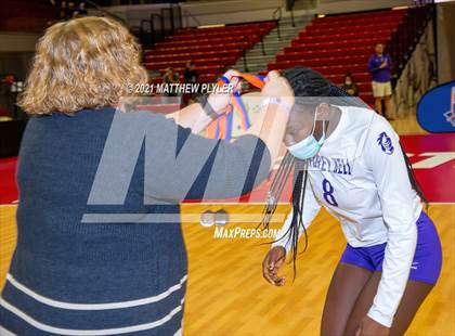 Thumbnail 1 in Green Level vs. Ardrey Kell (NCHSAA 4A Final) (1 of 2) (Pre-game, post-game, awards, and team photos) photogallery.