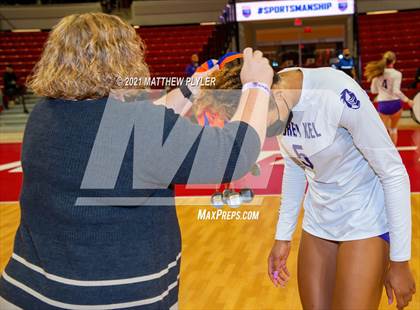 Thumbnail 1 in Green Level vs. Ardrey Kell (NCHSAA 4A Final) (1 of 2) (Pre-game, post-game, awards, and team photos) photogallery.