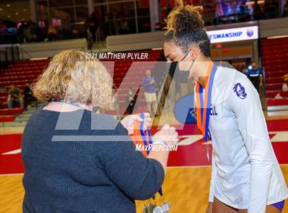 Thumbnail 2 in Green Level vs. Ardrey Kell (NCHSAA 4A Final) (1 of 2) (Pre-game, post-game, awards, and team photos) photogallery.