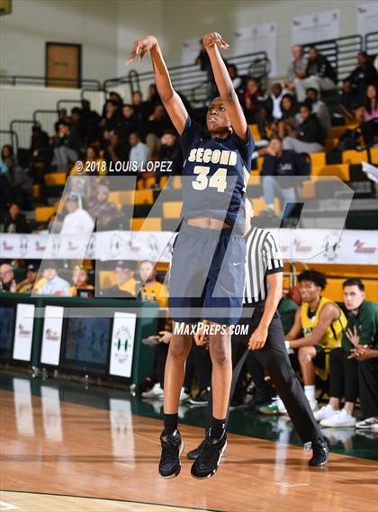 Thumbnail 1 in Damien vs. Second Baptist (Classic at Damien) photogallery.