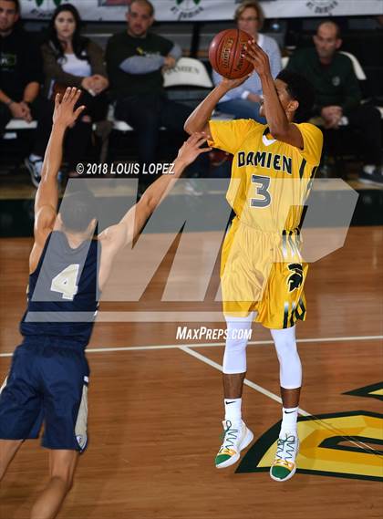 Thumbnail 1 in Damien vs. Second Baptist (Classic at Damien) photogallery.