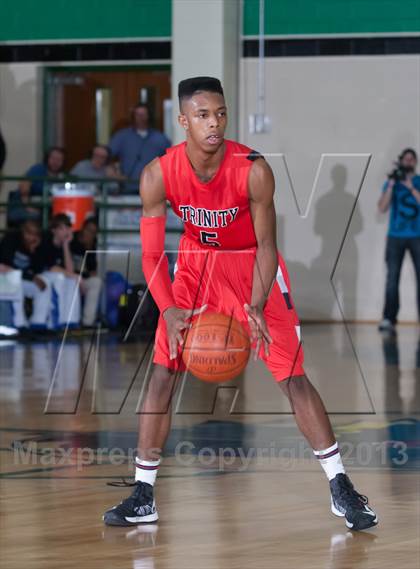 Thumbnail 1 in Hebron vs Trinity (UIL 5A Region1 Bi-District Playoff) photogallery.