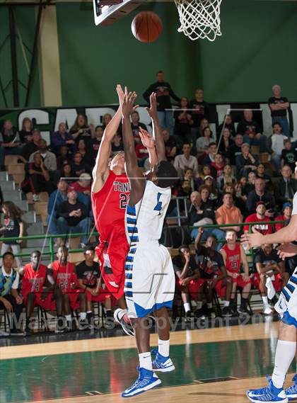 Thumbnail 3 in Hebron vs Trinity (UIL 5A Region1 Bi-District Playoff) photogallery.