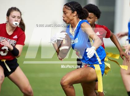 Thumbnail 3 in Middleburg vs Mainland (Jaguars Preseason Classic) photogallery.