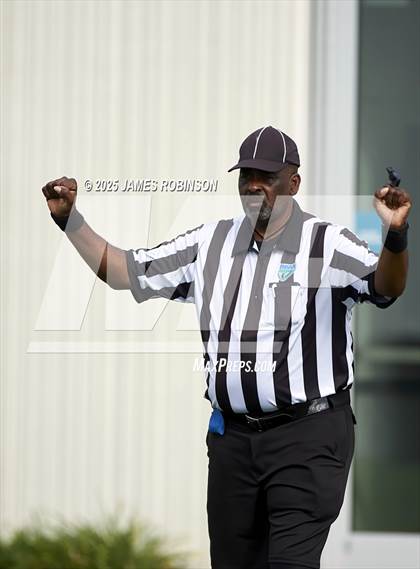 Thumbnail 1 in Middleburg vs Mainland (Jaguars Preseason Classic) photogallery.