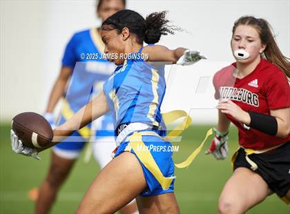 Thumbnail 3 in Middleburg vs Mainland (Jaguars Preseason Classic) photogallery.