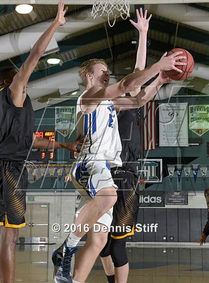Thumbnail 1 in Edison vs. Rocklin (Adidas Challenge) photogallery.