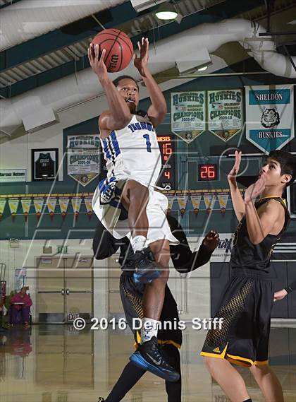 Thumbnail 3 in Edison vs. Rocklin (Adidas Challenge) photogallery.