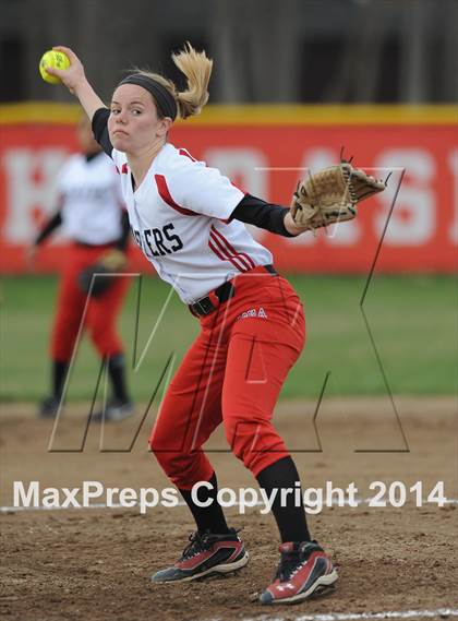 Thumbnail 3 in Wauwatosa East vs. Divine Savior Holy Angels photogallery.