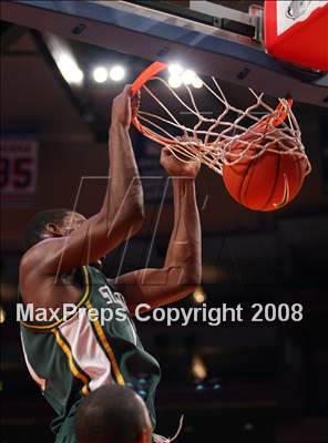 Thumbnail 3 in St. Raymond vs. St. Patrick (Nike Super 6 @ the Garden) photogallery.
