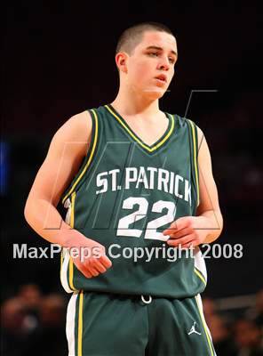 Thumbnail 1 in St. Raymond vs. St. Patrick (Nike Super 6 @ the Garden) photogallery.