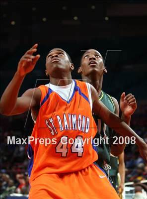 Thumbnail 3 in St. Raymond vs. St. Patrick (Nike Super 6 @ the Garden) photogallery.