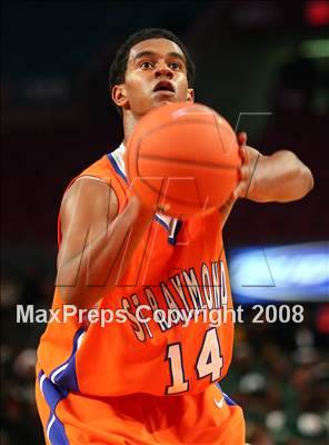 Thumbnail 1 in St. Raymond vs. St. Patrick (Nike Super 6 @ the Garden) photogallery.