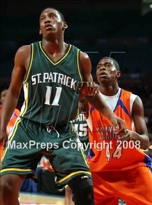 Thumbnail 1 in St. Raymond vs. St. Patrick (Nike Super 6 @ the Garden) photogallery.