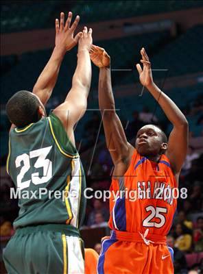 Thumbnail 3 in St. Raymond vs. St. Patrick (Nike Super 6 @ the Garden) photogallery.