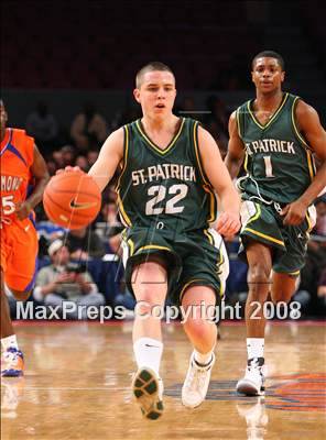 Thumbnail 1 in St. Raymond vs. St. Patrick (Nike Super 6 @ the Garden) photogallery.
