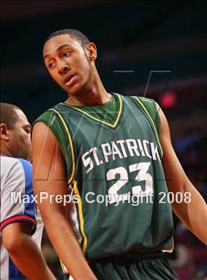 Thumbnail 2 in St. Raymond vs. St. Patrick (Nike Super 6 @ the Garden) photogallery.