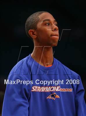 Thumbnail 1 in St. Raymond vs. St. Patrick (Nike Super 6 @ the Garden) photogallery.