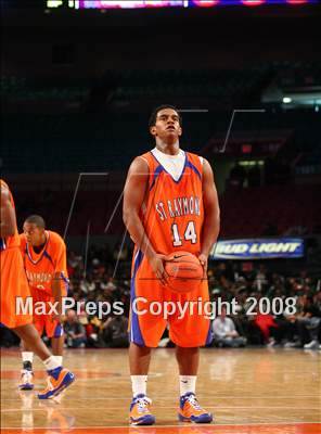 Thumbnail 2 in St. Raymond vs. St. Patrick (Nike Super 6 @ the Garden) photogallery.