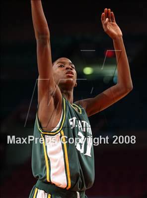Thumbnail 3 in St. Raymond vs. St. Patrick (Nike Super 6 @ the Garden) photogallery.