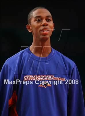 Thumbnail 1 in St. Raymond vs. St. Patrick (Nike Super 6 @ the Garden) photogallery.