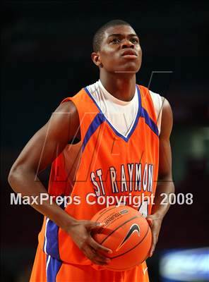 Thumbnail 3 in St. Raymond vs. St. Patrick (Nike Super 6 @ the Garden) photogallery.