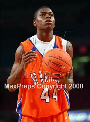 Thumbnail 2 in St. Raymond vs. St. Patrick (Nike Super 6 @ the Garden) photogallery.