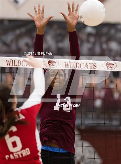 Thumbnail 2 in Paloma Valley vs La Sierra photogallery.