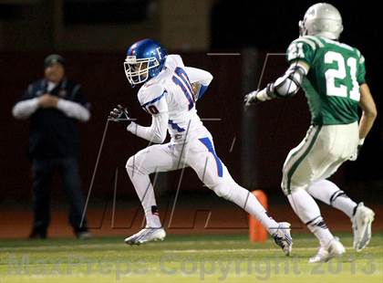 Thumbnail 2 in De La Salle vs. Folsom (CIF NorCal Regional Open Division Final) photogallery.