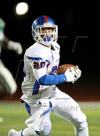 Thumbnail 3 in De La Salle vs. Folsom (CIF NorCal Regional Open Division Final) photogallery.