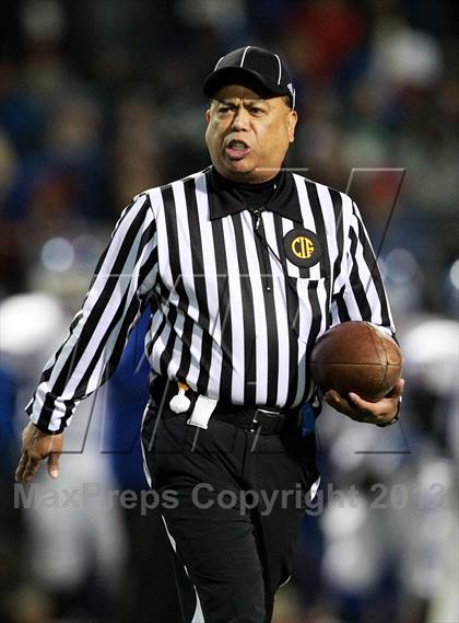 Thumbnail 3 in De La Salle vs. Folsom (CIF NorCal Regional Open Division Final) photogallery.