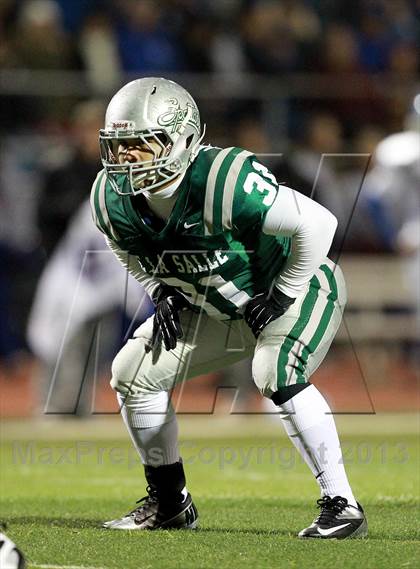 Thumbnail 2 in De La Salle vs. Folsom (CIF NorCal Regional Open Division Final) photogallery.