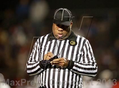 Thumbnail 2 in De La Salle vs. Folsom (CIF NorCal Regional Open Division Final) photogallery.