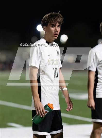 Thumbnail 3 in Mitchell vs. Lakewood Ranch (FHSAA 6A Regional Final) photogallery.