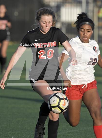 Thumbnail 2 in Cornerstone Christian vs San Clemente (Mater Dei Premier Invitational) photogallery.