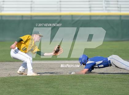 Thumbnail 1 in Lyman Memorial vs. Holy Cross (CIAC Class S Final) photogallery.