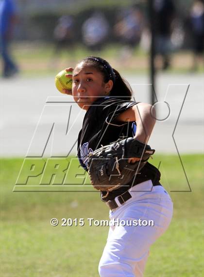 Thumbnail 1 in Arroyo @ Azusa photogallery.