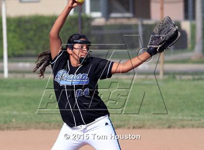 Thumbnail 3 in Arroyo @ Azusa photogallery.