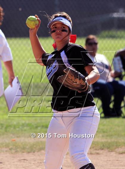 Thumbnail 3 in Arroyo @ Azusa photogallery.
