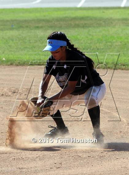 Thumbnail 1 in Arroyo @ Azusa photogallery.