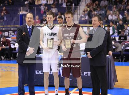 Thumbnail 1 in Avon vs. Wayland-Cohocton (Section V Class B2 Final) photogallery.