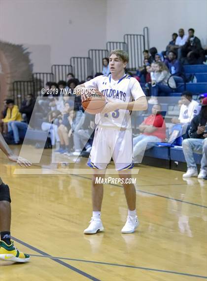 Thumbnail 1 in Richlands vs. White Oak photogallery.