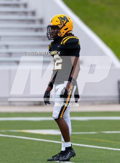 Thumbnail 2 in Fort Bend Marshall vs. Lake Creek (UIL 5A D2 Region III Regional Playoff) photogallery.