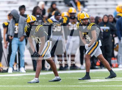 Thumbnail 3 in Fort Bend Marshall vs. Lake Creek (UIL 5A D2 Region III Regional Playoff) photogallery.