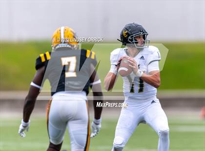 Thumbnail 1 in Fort Bend Marshall vs. Lake Creek (UIL 5A D2 Region III Regional Playoff) photogallery.