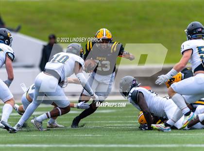 Thumbnail 1 in Fort Bend Marshall vs. Lake Creek (UIL 5A D2 Region III Regional Playoff) photogallery.