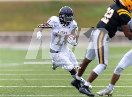 Thumbnail 3 in Fort Bend Marshall vs. Lake Creek (UIL 5A D2 Region III Regional Playoff) photogallery.