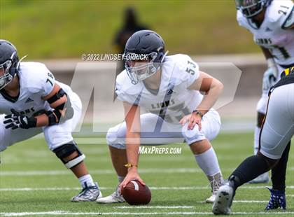Thumbnail 2 in Fort Bend Marshall vs. Lake Creek (UIL 5A D2 Region III Regional Playoff) photogallery.